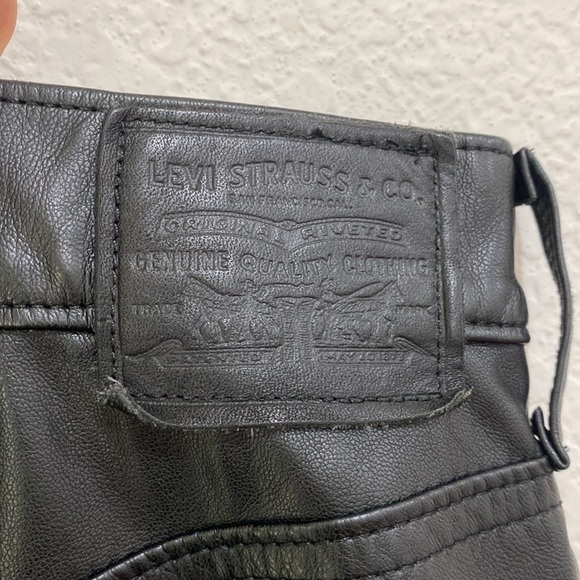 Levi's Premium Women's 70's Flare Black Faux Leather Festival Rodeo Pants Sz 29 - Picture 7 of 9